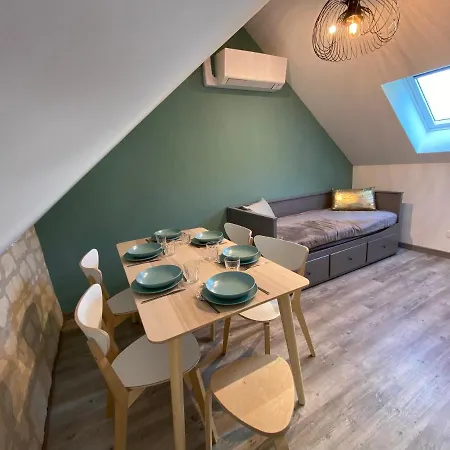 Logement Loire Climatise, La Halte De Cuze, Aux Abords De La Loire A Velo Huismes Exterior photo