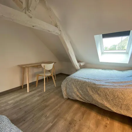 Logement Loire Climatise, La Halte De Cuze, Aux Abords De La Loire A Velo Huismes Exterior photo