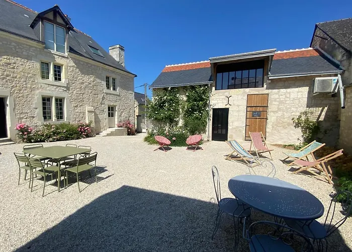 Logement Loire, La Halte de Cuze, aux abords de la Loire a vélo