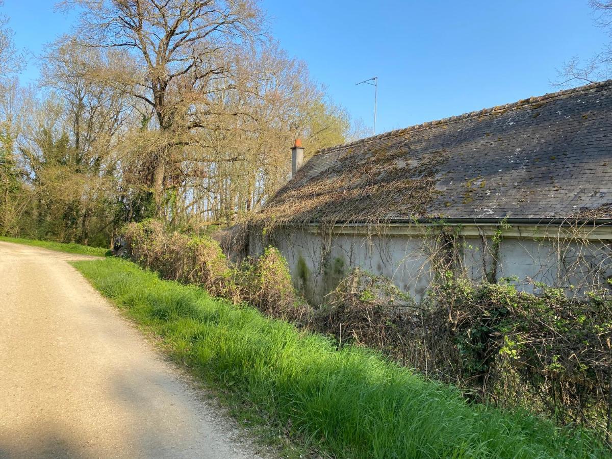 Loire Climatise, La Halte De Cuze, Aux Abords De La Loire A Velo * Huismes